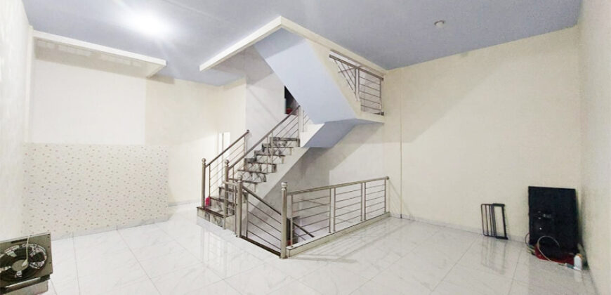 Villa Baru 3,5 tingkat di Cemara Asri – Jalan Strawberry