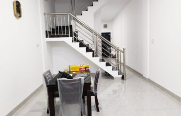 Rumah Baru Plus Furniture daerah Krakatau – Jalan Setia Jadi