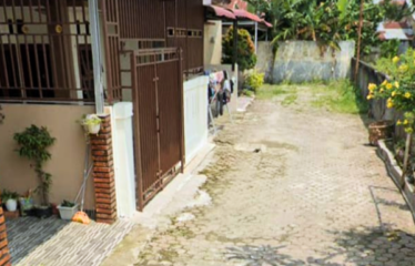 Rumah Jalan Kemiri daerah Kampung Lalang (komplek)