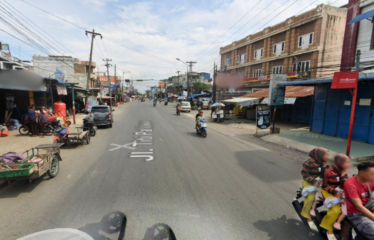 Ruko Jalan Titi Pahlawan depan sekolah Wahidin Sudirohusodo Marelan Simpang Kantor