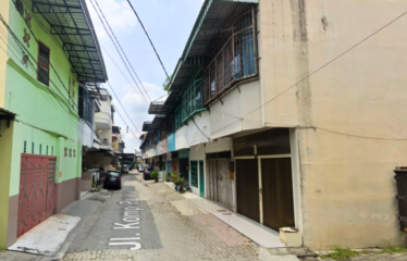 Rumah Jalan Letda Sujono (masuk komplek)