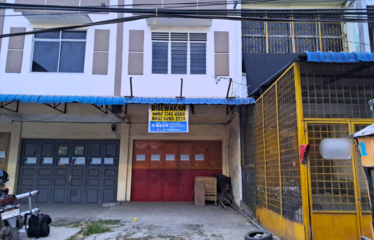 Ruko Gandeng 3 Disewakan Jalan Yos Sudarso (dekat simpang Platina Raya)