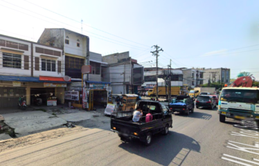 Ruko Gandeng 3 Disewakan Jalan Yos Sudarso (dekat simpang Platina Raya)