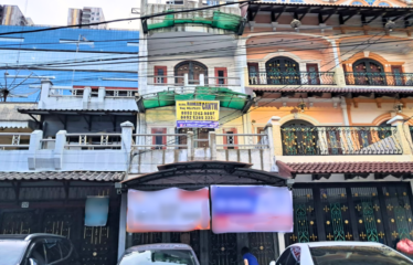 Rumah di depan JW Marriott dan Delipark Podomoro – Jalan Laboratorium