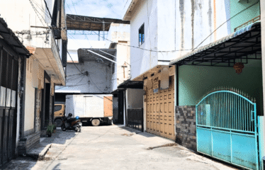 Rumah Jalan Yos Sudarso (dekat Martha Friska)