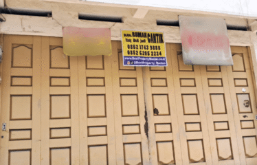 Rumah Jalan Yos Sudarso (dekat Martha Friska)