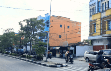 Ruko Gandeng Jalan Halat