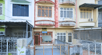 Rumah Jalan Platina Raya (komplek)