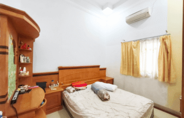 Villa Mewah Komplek Cemara Hijau