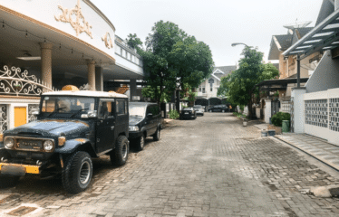 Villa Mewah Komplek Cemara Hijau