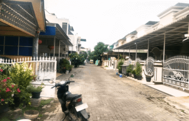 Villa Mewah Komplek Cemara Hijau