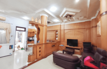 Villa Mewah Komplek Cemara Hijau