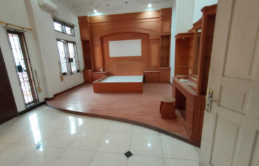 Villa Mewah Komplek Cemara Asri Jalan Kemuning