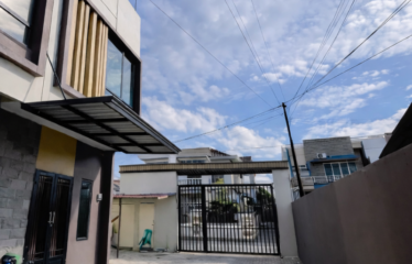 Rumah dalam Komplek Jalan Sukaria
