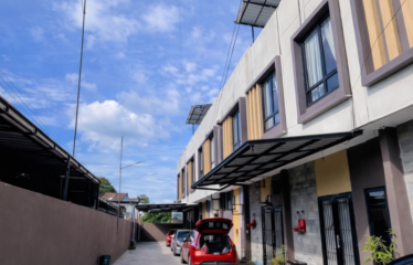 Rumah dalam Komplek Jalan Sukaria