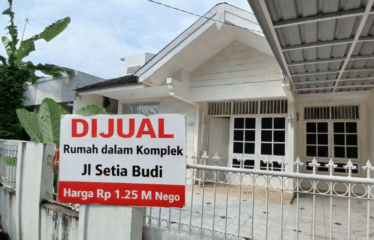 Rumah Cantik dalam Komplek Jalan Setia Budi