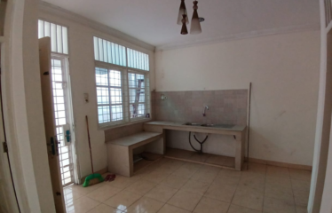 Rumah Cantik dalam Komplek Jalan Setia Budi