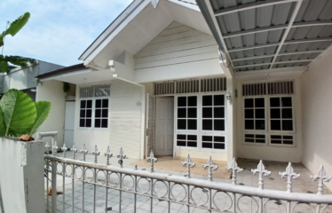 Rumah Cantik dalam Komplek Jalan Setia Budi