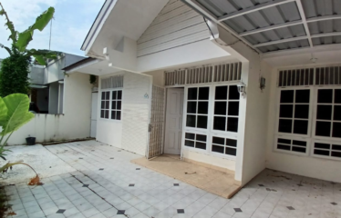 Rumah Cantik dalam Komplek Jalan Setia Budi