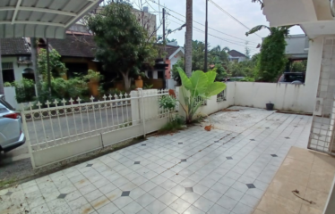 Rumah Cantik dalam Komplek Jalan Setia Budi