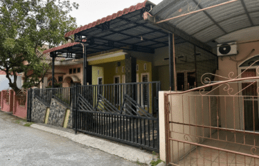 Rumah Daerah Johor Jl Karya Dharma ( Komplek )