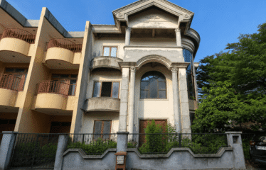 Villa Mewah ( Lelang ) Jl Adam Malik Komplek Villa Menara Mas