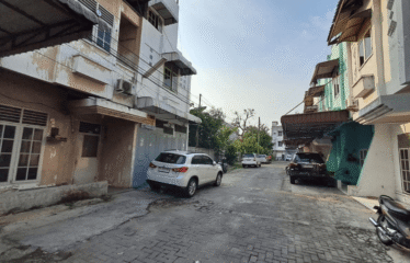 Rumah Daerah Krakatau Jl Bilal ( Komplek )